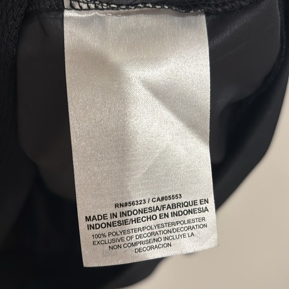 Nike University of Utah black and red windbreaker 1/4 zip size large - Picture 3 of 6